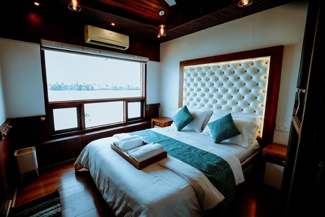 Hotel Why Not Houseboat Alappuzha Exteriér fotografie